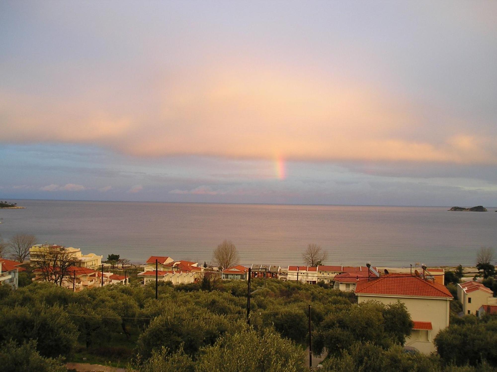 Golden Beach Inn Hriszí Amudiá Kültér fotó