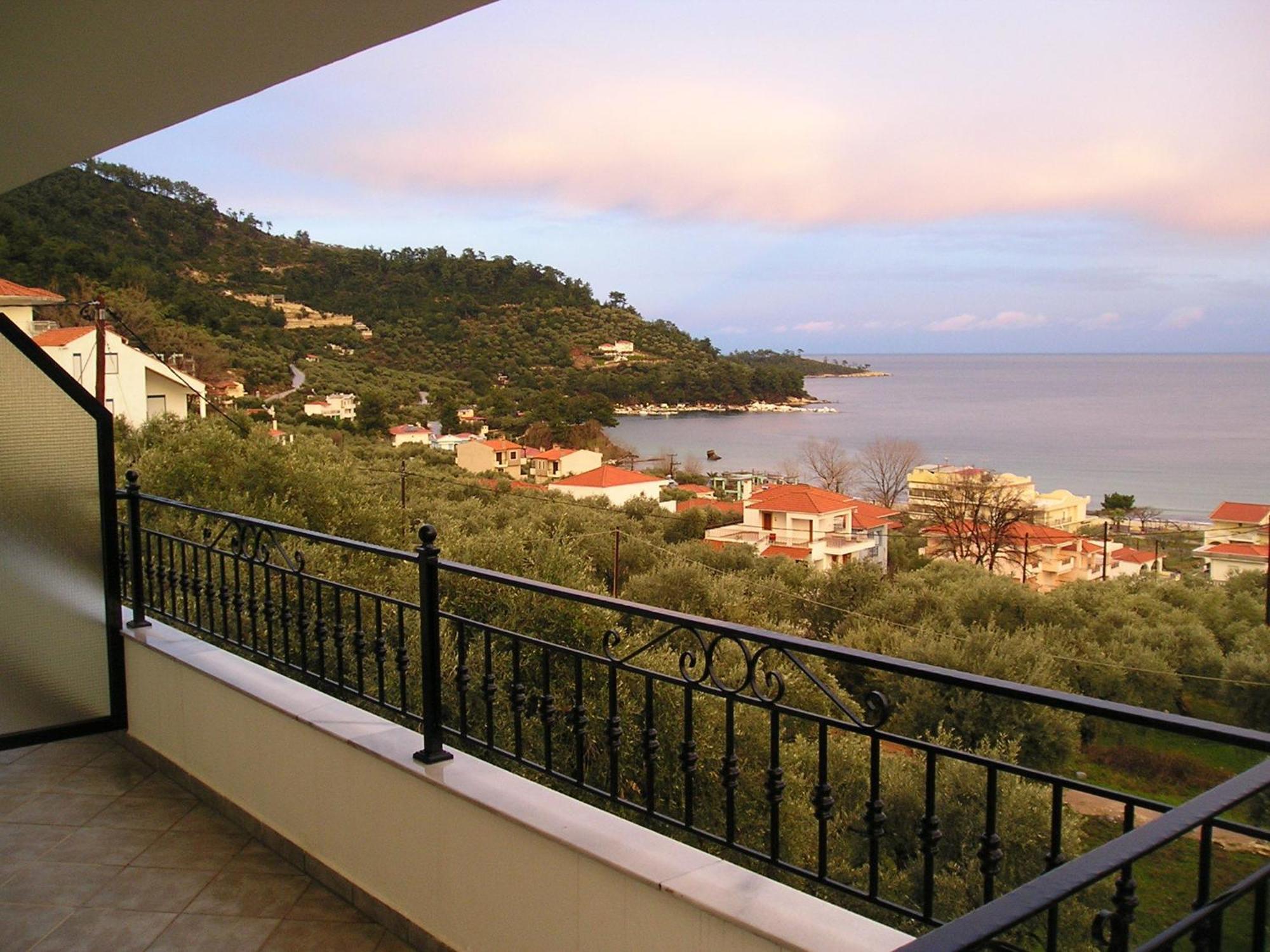 Golden Beach Inn Hriszí Amudiá Kültér fotó