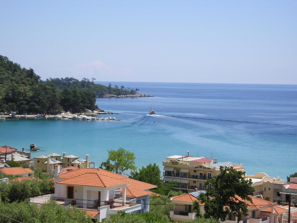 Golden Beach Inn Hriszí Amudiá Kültér fotó