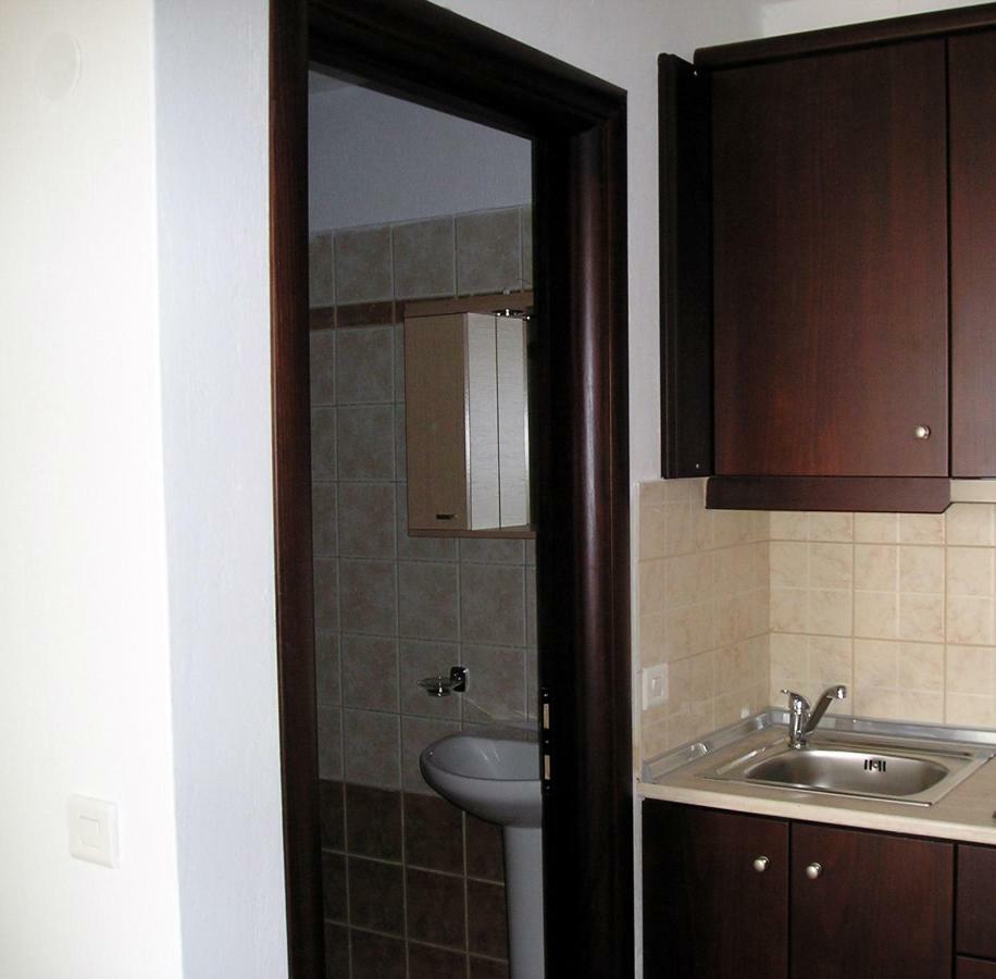 Golden Beach Inn Hriszí Amudiá Kültér fotó
